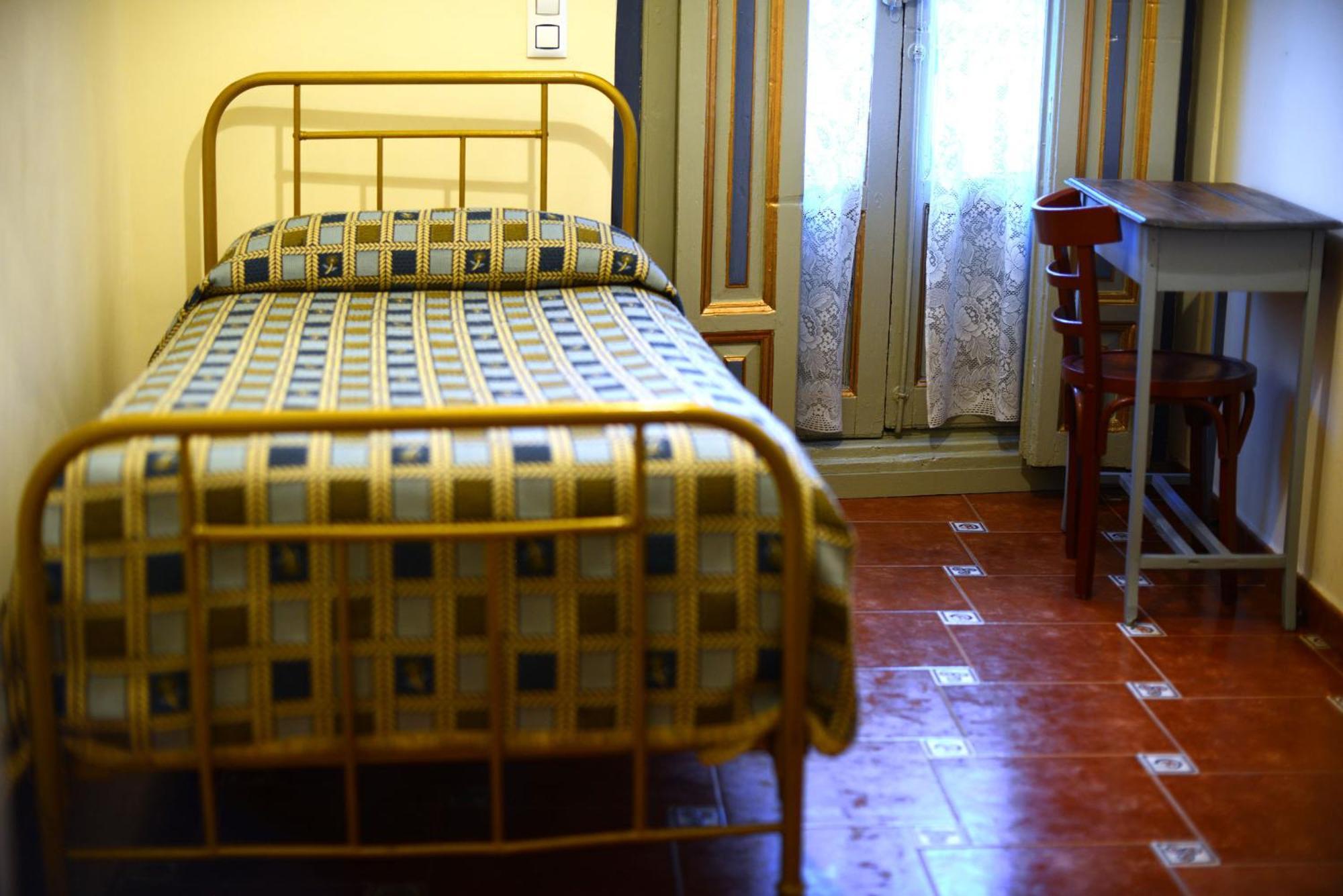 Hostal Horizonte Madrid "Check-In On-Line Recepcion 14H-23H" Exterior photo