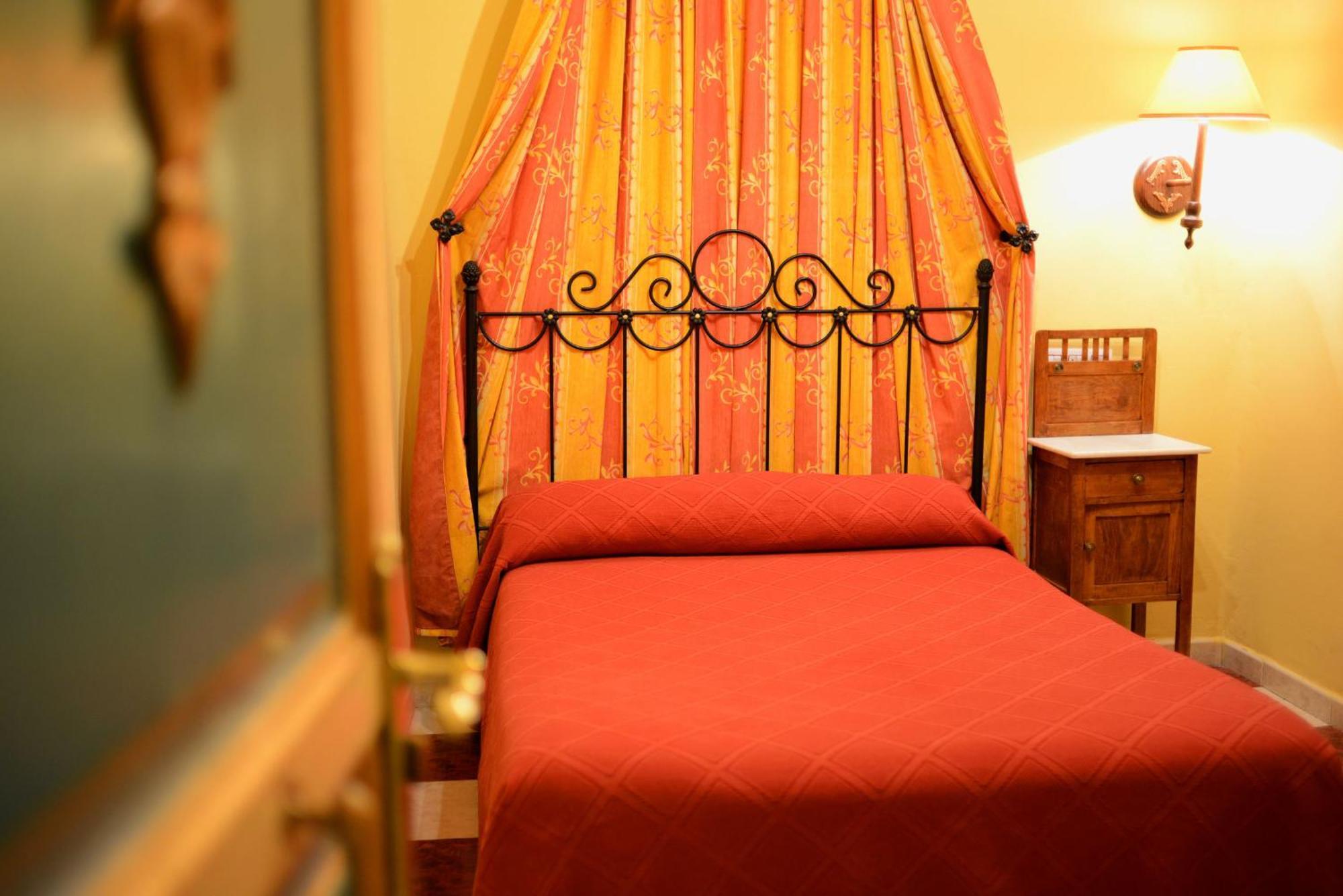 Hostal Horizonte Madrid "Check-In On-Line Recepcion 14H-23H" Exterior photo